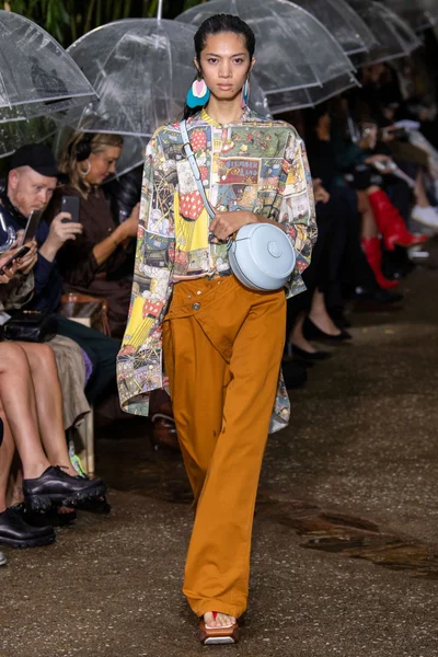 Look 44